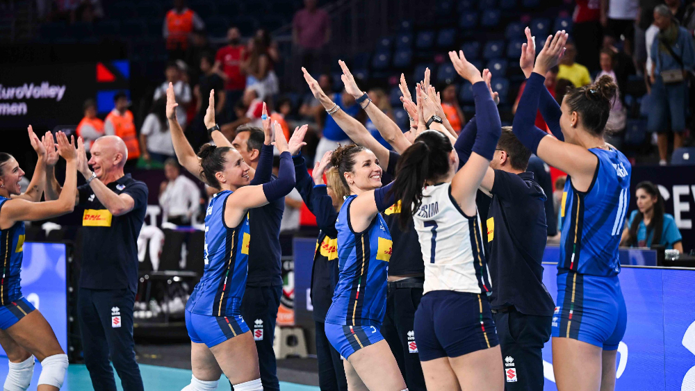 Uragano azzurro: Polonia travolta, ora la Turchia per l’oro europeo Uragano azzurro: Polonia travolta, ora la Turchia per l'oro europeo