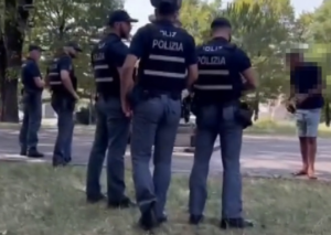 Aggressione a Gallarate, donna di 34 anni soccorsa in via Sanzio