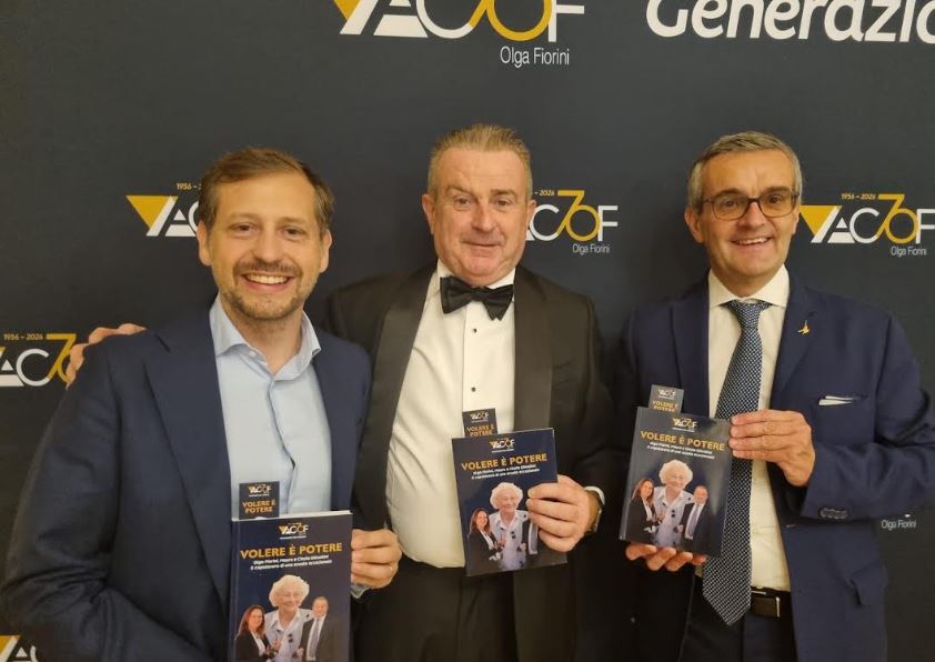 Acof 70 anni a Ville Ponti, l’emozione di Lucia Fiorini 95enne ACOF Olga Fiorini celebra 70 anni a Ville Ponti Varese, dal taglio e cucito del 1956 all'AI con Google for Education. Gala con 20 sedi, 3500 studenti.