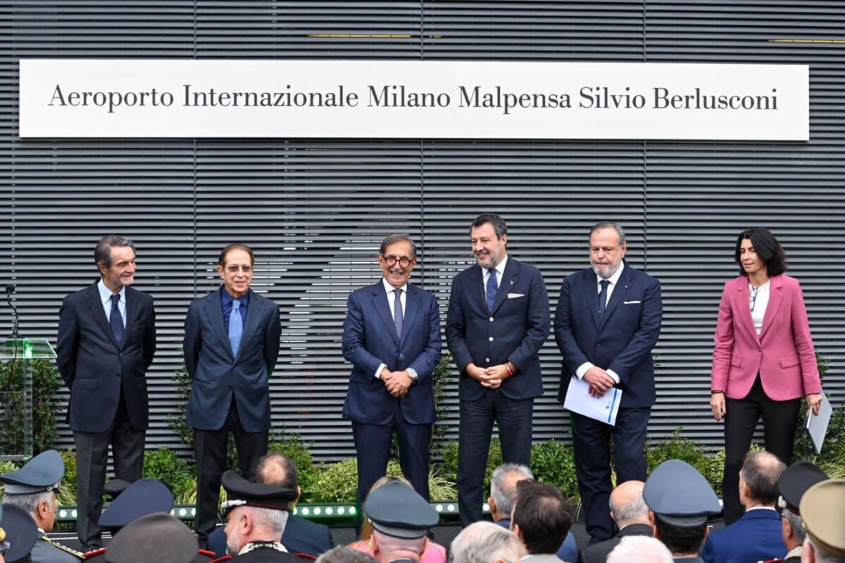 Malpensa intitolata a Silvio Berlusconi, presente Paolo Berlusconi, Fontana, Tajani e Salvini Malpensa a Silvio Berlusconi