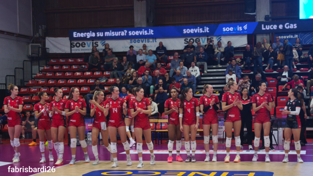 Šiftar devastante, Edinara implacabile: Busto travolge Roma in quattro set