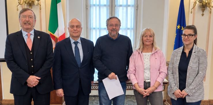 Varese Each